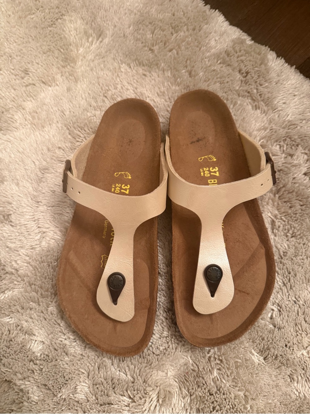 BIRKENSTOCK Gizeh Birko-Flor Gold Thong Sandals